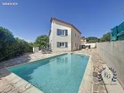 Villa 10 pièces 272 m²