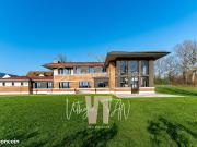 Villa 10 pièces 368 m²