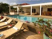 VILLA 200M2 3 CH + PISCINE TERRES BASSES