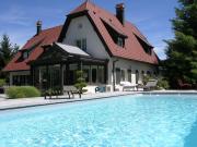 VILLA 240m2 avec Piscine, SPA, Chalet, Garage XXL
