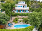 Villa avec piscine et jardin