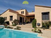 Villa 4 faces avec piscine sur 1 766 m2 de terrain