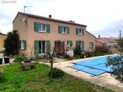 Villa 4 faces sur 1000m² avec piscine