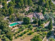 Villa avec piscine et jardin