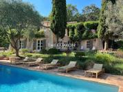 Villa avec piscine et jardin
