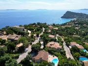 VILLA 5 CHAMBRES AVEC PISCINE ET JARDIN AU RAYOL CANADEL