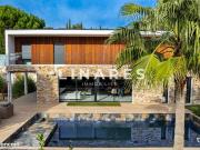 Villa 5 pièces 242 m²