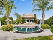 Villa 5 pièces 264 m²