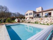 Villa 5 pièces de 161m2 avec piscine, entièrement...