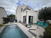 Villa 5 pièces sur deux niveaux, garage, piscine 111m²...
