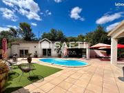 Villa 6 pièces 242 m²