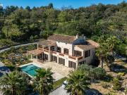 Villa 6 pièces 247 m²