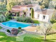 Villa 6 pièces 261 m²