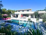 Villa 6 pièces 325 m²