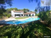 Villa 7 pièces 230 m²