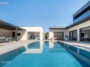 Villa 7 pièces 242 m²