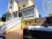 Villa 7 pièces 244 m²