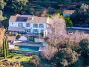 Villa avec piscine et jardin