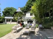 Villa 8 pièces 220 m²