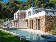 Villa 8 pièces 247 m² Villa 8 pièces 247 m²