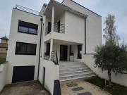 Maison 8 pièces 250 m²