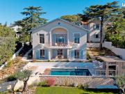 Villa 8 pièces 260 m² Villa 8 pièces 260 m²