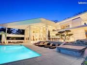 Villa 8 pièces 480 m²