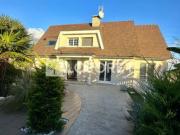 Villa 9 pièces 215 m²