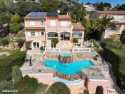 Villa 9 pièces 225 m²