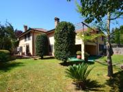 Villa a 2 piani splendidamente tenuta m² Fabrica di Roma