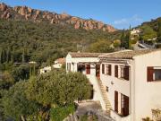 VILLA A FORT POTENTIEL AVEC VUE DEGAGEE SUR LES ROCHES...