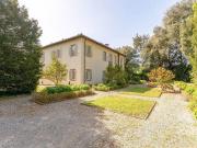 Villa storica con dependance nella città di Lucca 850m²...