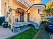 Villa a Parco Azzurro