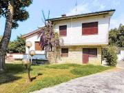 Villa a Pietrasanta, vicino al mare, in Versilia 145m²...