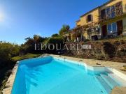 Villa à rénover avec piscine et vue panoramique...