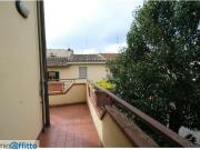Villa a schiera arredata con terrazzo