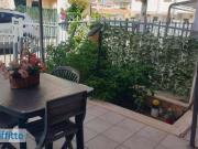 Villa a schiera arredata con terrazzo