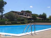 Villa a schiera arredata con terrazzo