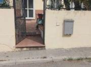 Villa a schiera arredata con terrazzo