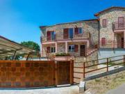 Villa a schiera arredata con terrazzo