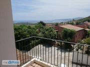 Villa a schiera arredata con terrazzo
