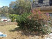 Villa a schiera arredata con terrazzo Villa a schiera arredata con terrazzo