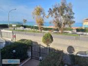 Villa a schiera arredata con terrazzo