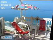 Villa a schiera arredata con terrazzo