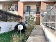 Villa a schiera arredata con terrazzo Villa a schiera arredata con terrazzo