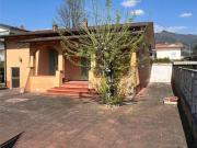 Villa a schiera in affitto a Montignoso
