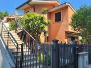 Villa a schiera in affitto a Roma