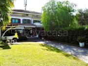 Villa a schiera in affitto a Roma via Focilide, Axa