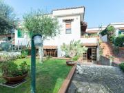 Villa a schiera in vendita a Giugliano In Campania