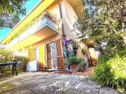VILLA A SCHIERA in VENDITA a MASSA Marina di Massa di 4 vani